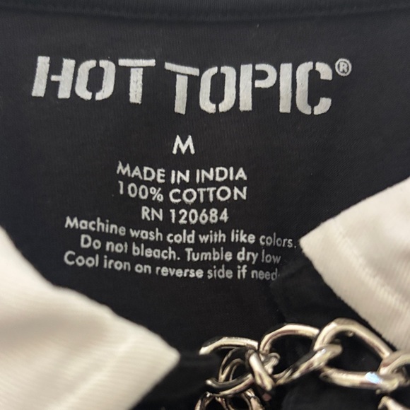 Hot Topic Black Tee with Chain Accent - Picture 2 of 7